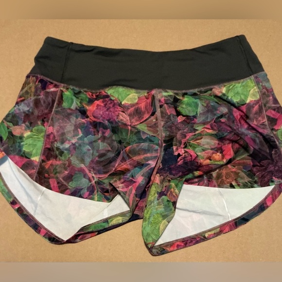 Lululemon Athletica purple and Green printed floral Shorts size 6 - Picture 8 of 8